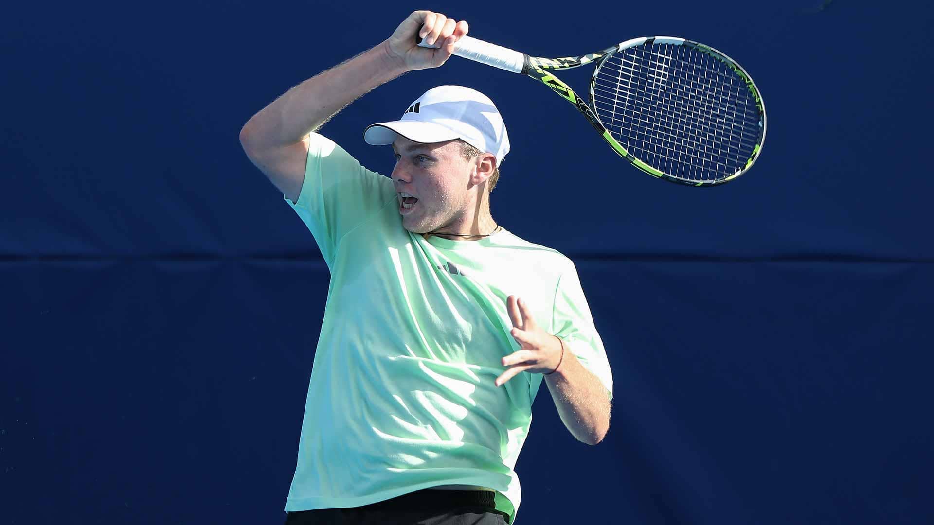 Tokyo Take-Off! Shapovalov Serves Past Johnson